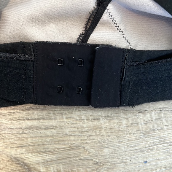 Lululemon sports bra - Picture 2 of 3